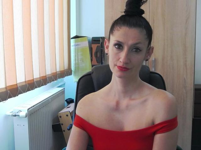 BeatrixCharmm - Live sex cam - 29596808