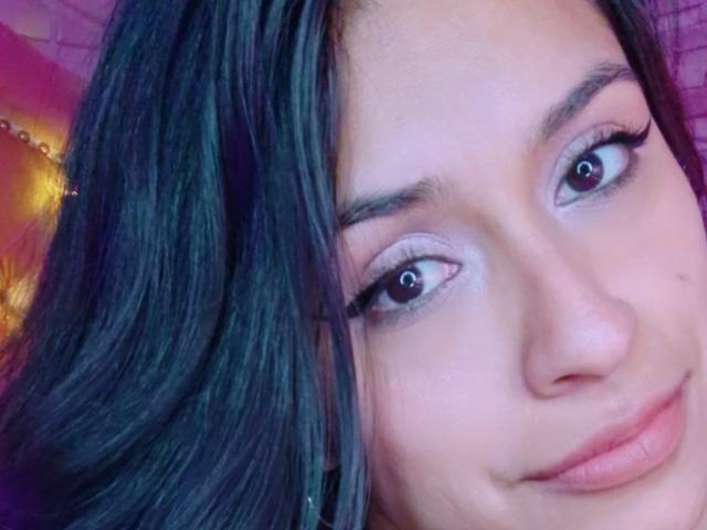 RoxanneHan - Live Sex Cam - 29597057