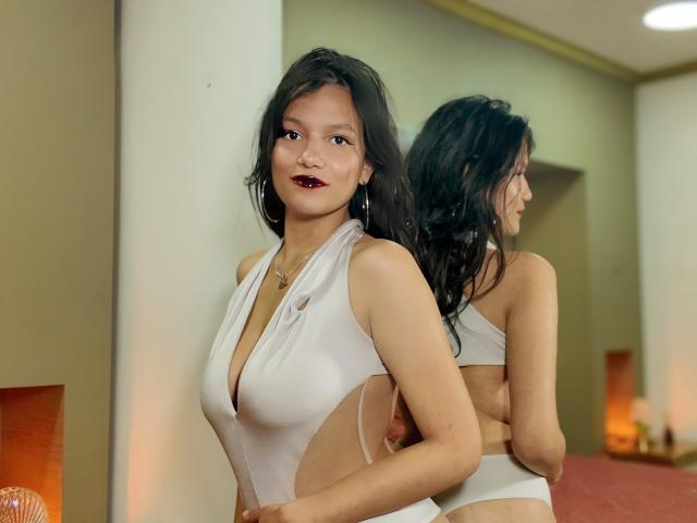 MelodyLauries - Live porn &amp; sex cam - 29603621