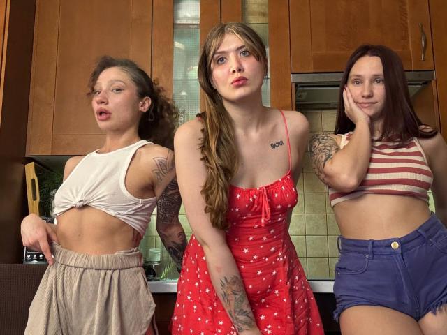 HotCaramelsTrio - Live porn &amp; sex cam - 29604353