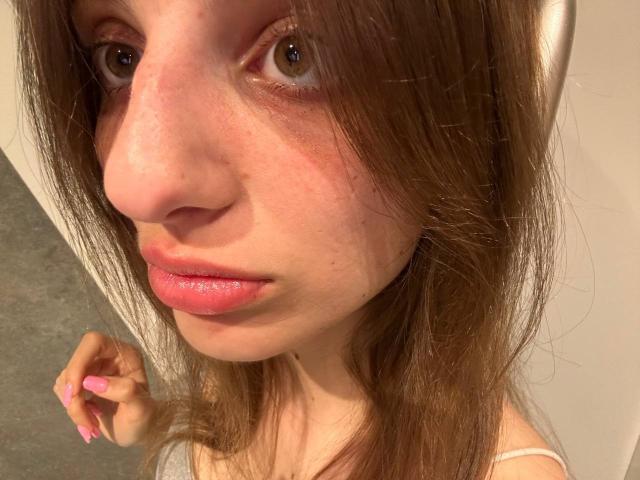 KarieMestler - Live Sex Cam - 29618012