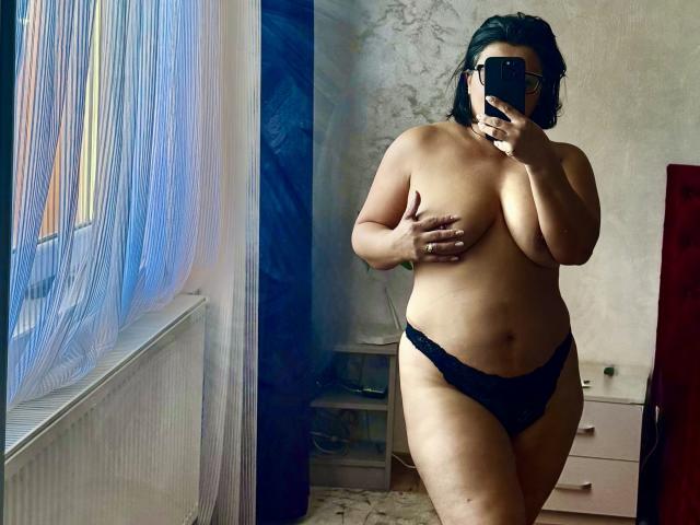 YnnaYub69 - Live sex cam - 29619110