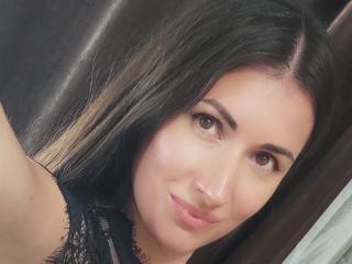 Watch MaryMaloryM Live on XLoveCam