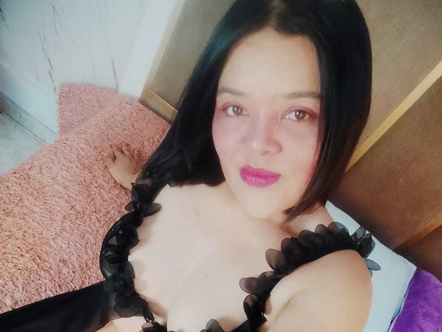 AlmaMonclair - Live porn &amp; sex cam - 29630549
