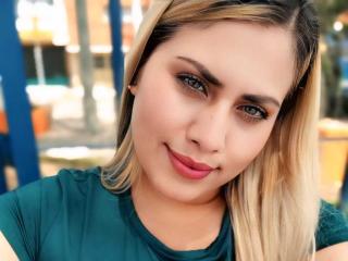 Watch AlejaBlonde Live on XLoveCam