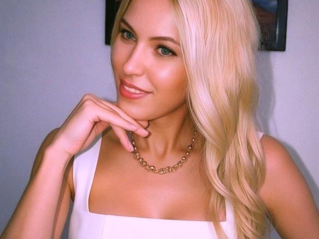 MyaHott - Porno na żywo i seks kamera - 29651393