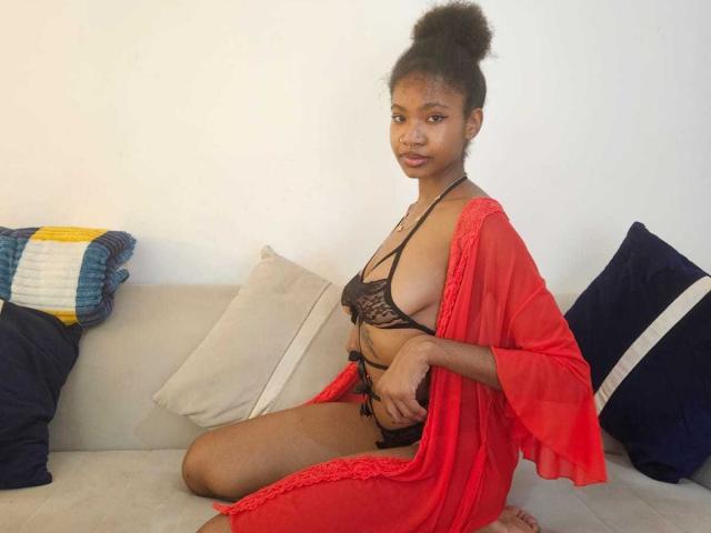 SashaPanthom - Live porn &amp; sex cam - 29668373