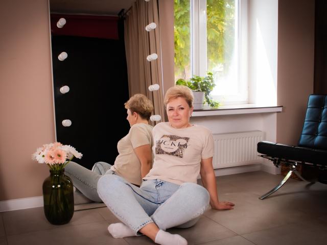 EmiliaGree - Live sex cam - 29677439