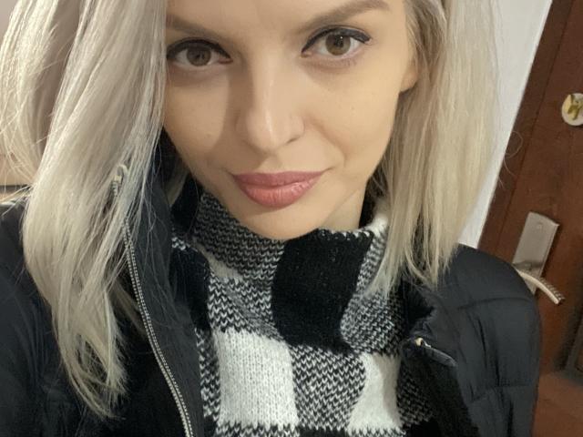 DouceAmelia - Live porn &amp; sex cam - 29682161