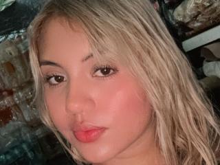 Watch  SilviaAlonso live on XLoveCam
