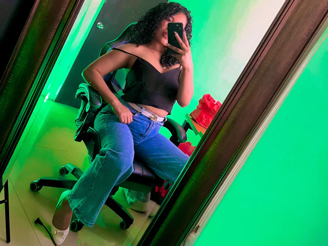 SophieSonyas - Live porn &amp; sex cam - 29687237
