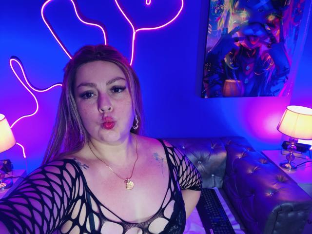 SamanthaGold - Live porn &amp; sex cam - 29691851