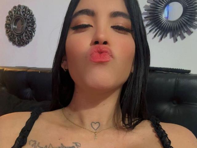 DaniellaPicc - Live porn &amp; sex cam - 29693348