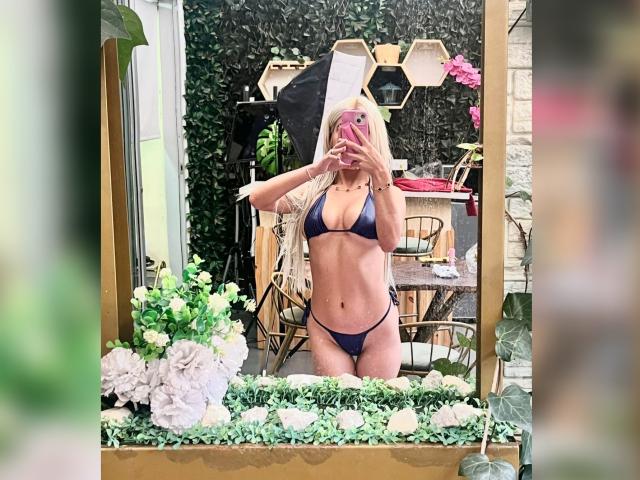 SabrinaColle - Élő pornó és szexkamera - 29697656