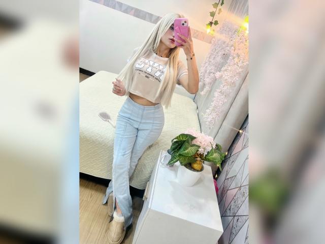 SabrinaColle - Élő pornó és szexkamera - 29697764