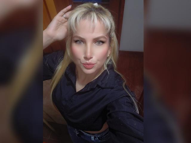 GiuliaAddams - Live porn &amp; sex cam - 29699045
