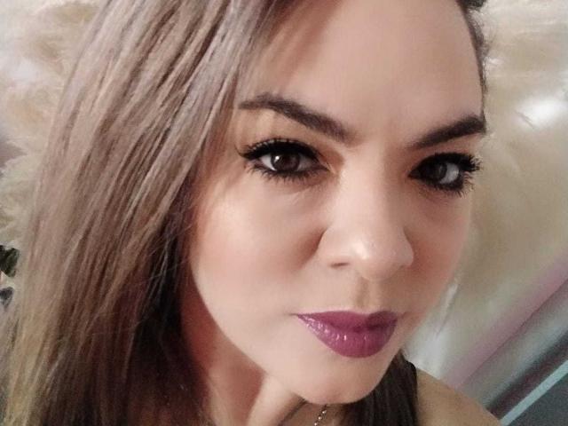 AvaMia - Live Sex Cam - 29700224