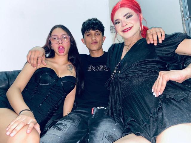 ThreesomeUnilited - Sexe cam en vivo - 29703947