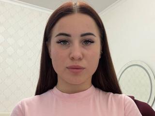 Watch MiriamMatney Live on XLoveCam