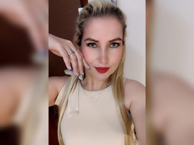 GiuliaAddams - Live porn &amp; sex cam - 29707571