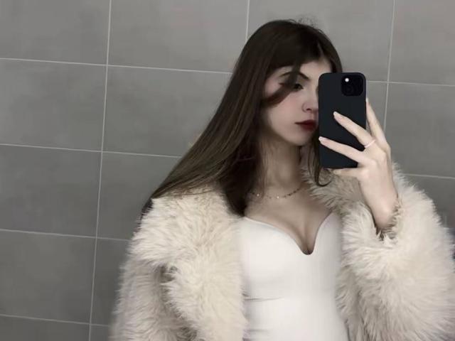 LauraleePenderel - Live porn &amp; sex cam - 29714678