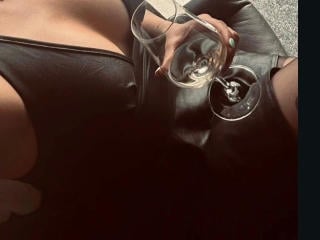 Watch  MilawildX-hot live on XLoveCam