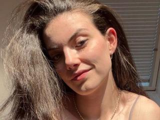 Watch  Nyrah-hot live on XLoveCam