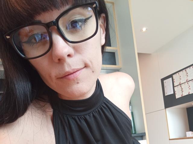 OrianaLaFrancaise - Live Sex Cam - 29730929
