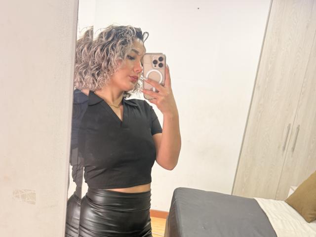 FloraSaenz - Live porn &amp; sex cam - 29731979