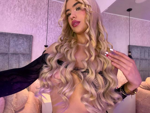 ChristieGarci - Live Sex Cam - 29732594