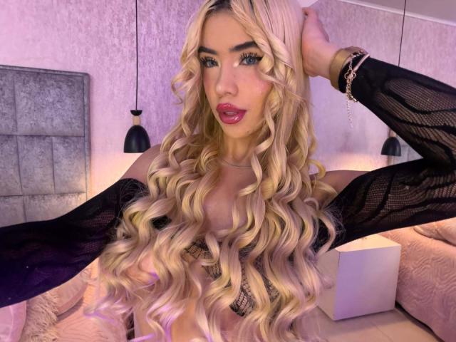 ChristieGarci - Live Sex Cam - 29732606