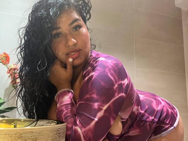 DojaAissha - Live Sex Cam - 29733812