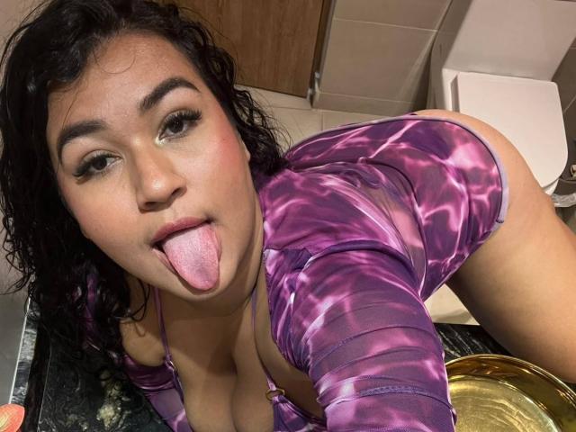 DojaAissha - Live Sex Cam - 29733836