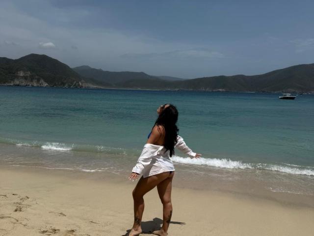 JuliaGarciax - Live porn &amp; sex cam - 29735189
