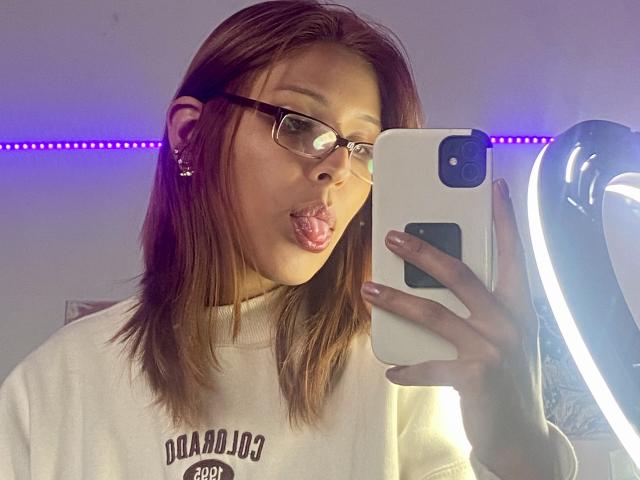 KiaraHernandezX - Live porn &amp; sex cam - 29738678