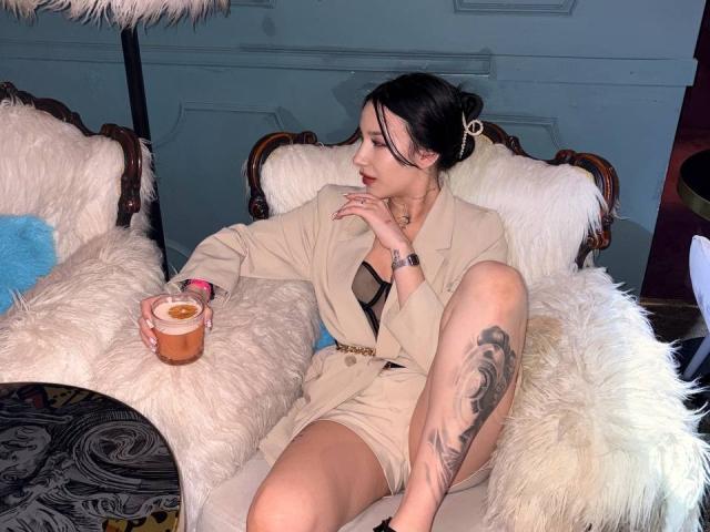 NikkiGoldX - Camera khiêu dâm &amp; quyến rũ trực tiếp - 29739554
