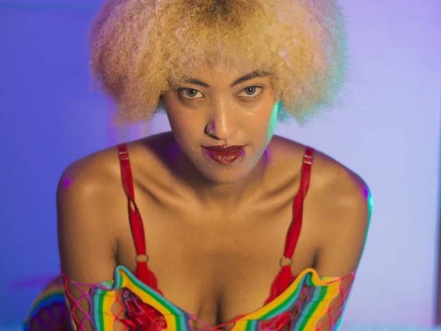 AlishaEbony - Live Sex Cam - 29743427