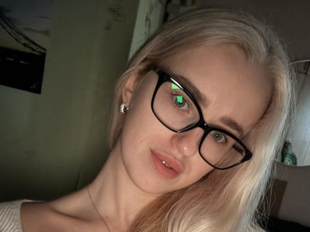WorldClassBlondy - сексуальная веб-камера в реальном времени - 29768390