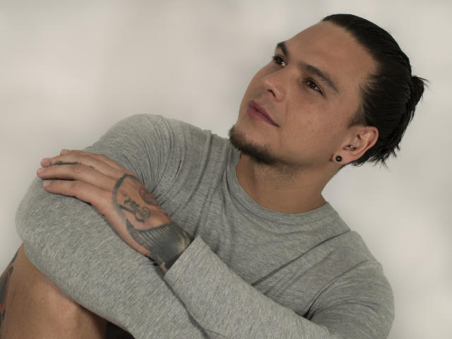 RobSaenz - Live sex cam - 29771138