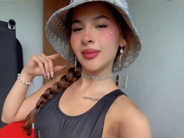 MadisonNoir - Live sex cam - 29771438