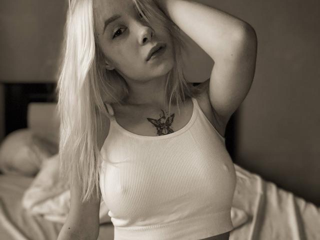 SoftAngelxKisses - Live porn &amp; sex cam - 29775176