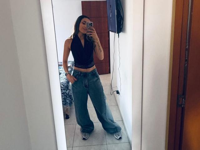 AdharaCooperr - Élő pornó és szexkamera - 29787497