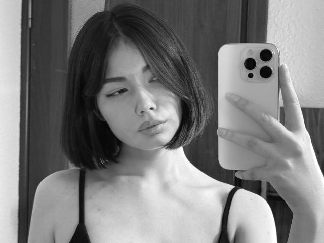 LaurineNghiem - Live porn &amp; sex cam - 29795675