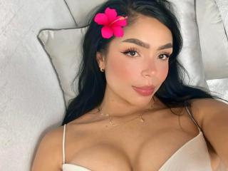 Watch  AnaGymez live on XLoveCam