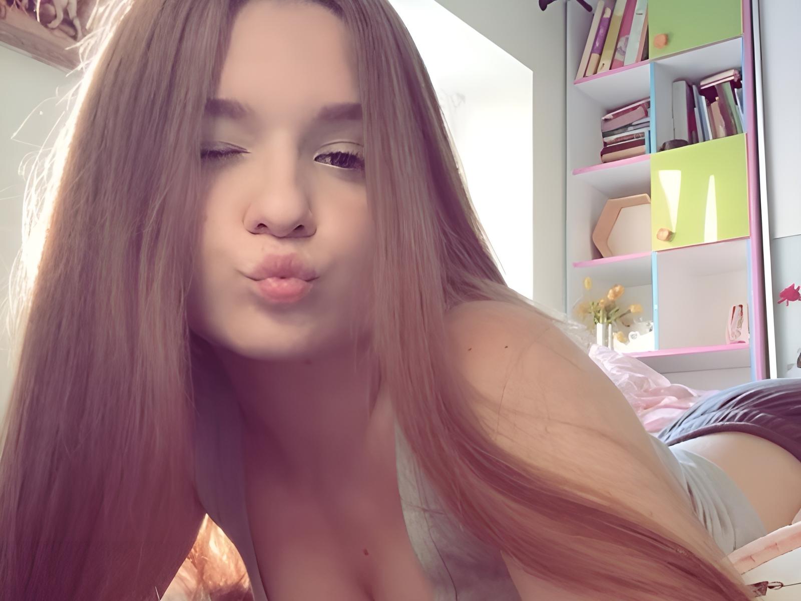 AlmetaAppelgren - Live sex cam - 29803466