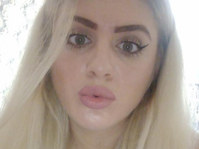 EveEveline - Live porn &amp; sex cam - 29807432