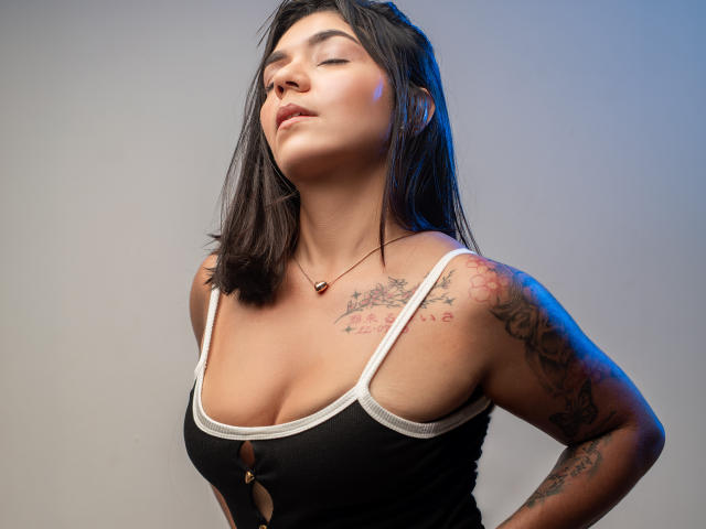 ValeryPierce - Live porn &amp; sex cam - 29825150