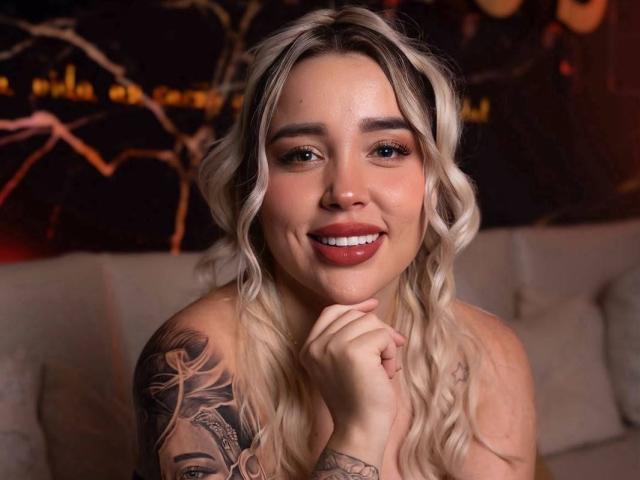 MiaBlondeHot - Live porn &amp; sex cam - 29828312