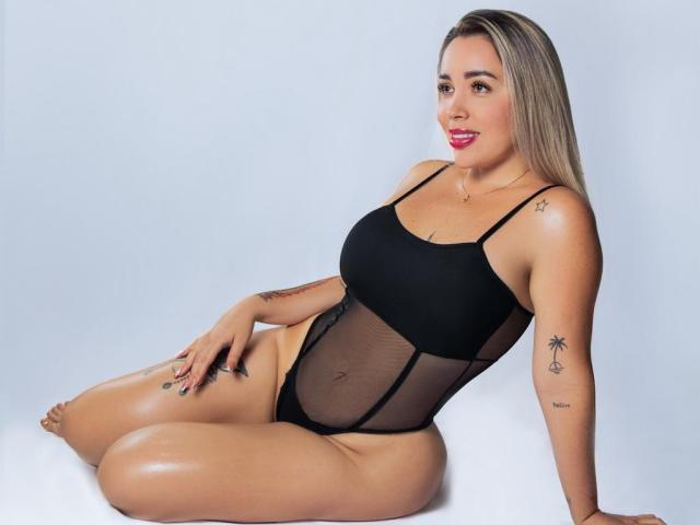 MiaBlondeHot - Live porn &amp; sex cam - 29828330