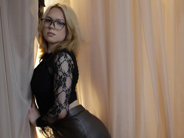 RemyCalhoun - Live porn &amp; sex cam - 29840633